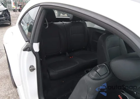 2015 Volkswagen Beetle 1.8T из США, поврежденный, VIN 3VWJ17AT2FM603473